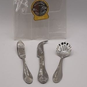 Heritage Mint "Safrano" 3 Piece Entertainment Set 18/10 Silverware Spoon Knives